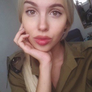This Stunning Israeli Model and Soldier Is The Latest Viral Sensation
