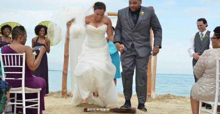 15 Weird Wedding Rituals from All Over the World | Elite Readers