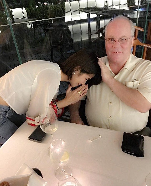 She fell in love with the 72-year-old architect and married him in 2012.