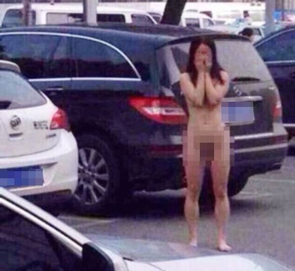 naked-cheaters-parking-lot-1