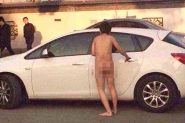naked-cheaters-parking-lot-2