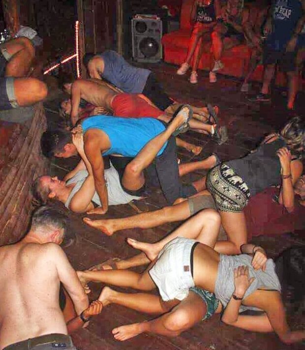 These tourists redefined “dancing.”